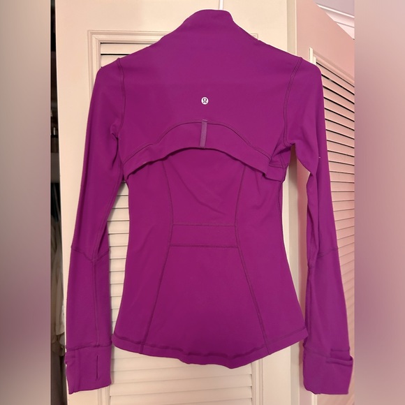 Lululemon define jacket size 2. - Picture 2 of 5
